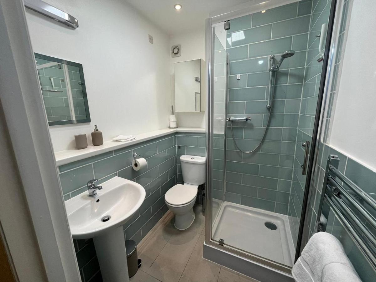 Апартаменты London Modern Flat Near Transports Экстерьер фото