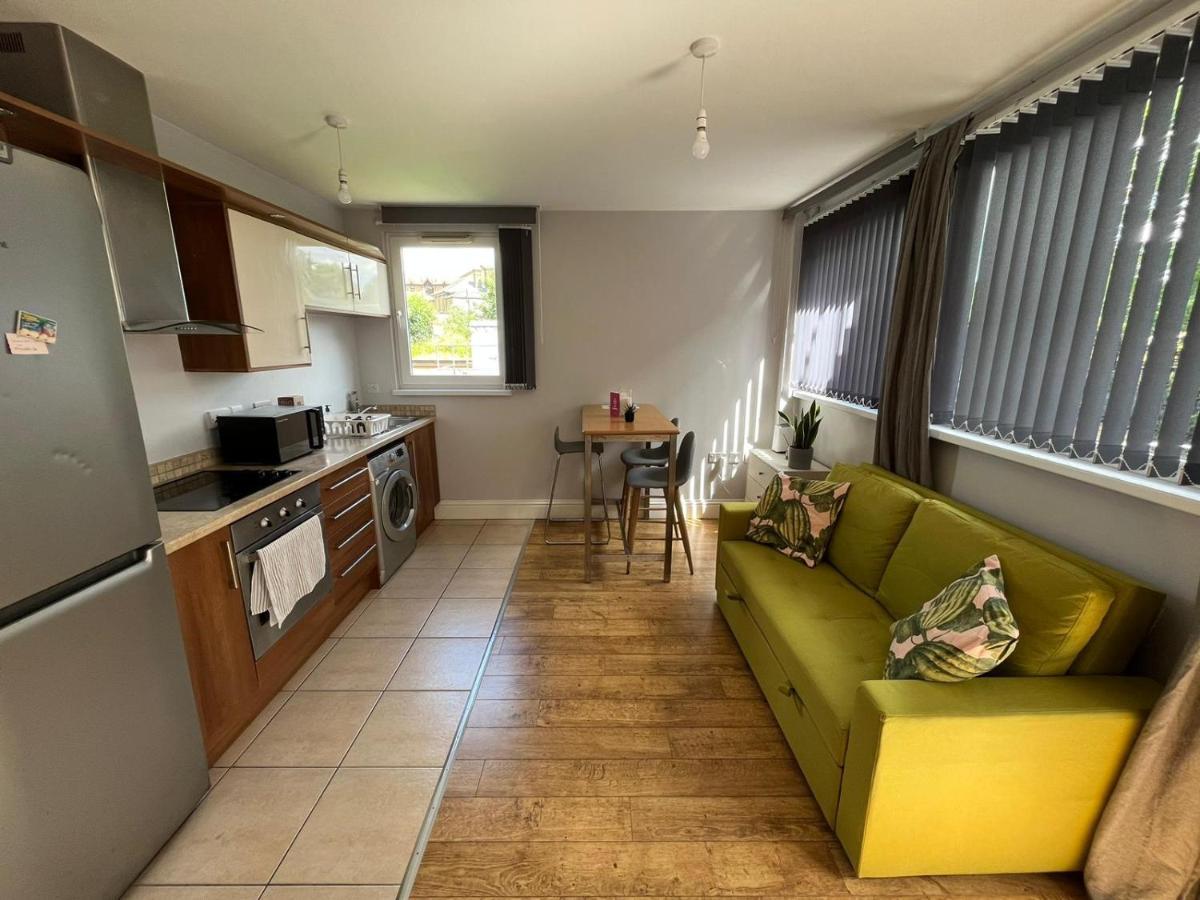 Апартаменты London Modern Flat Near Transports Экстерьер фото