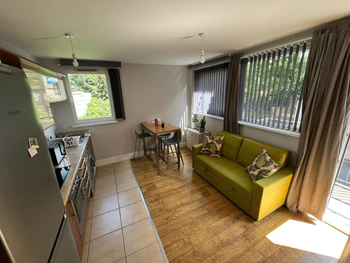 Апартаменты London Modern Flat Near Transports Экстерьер фото