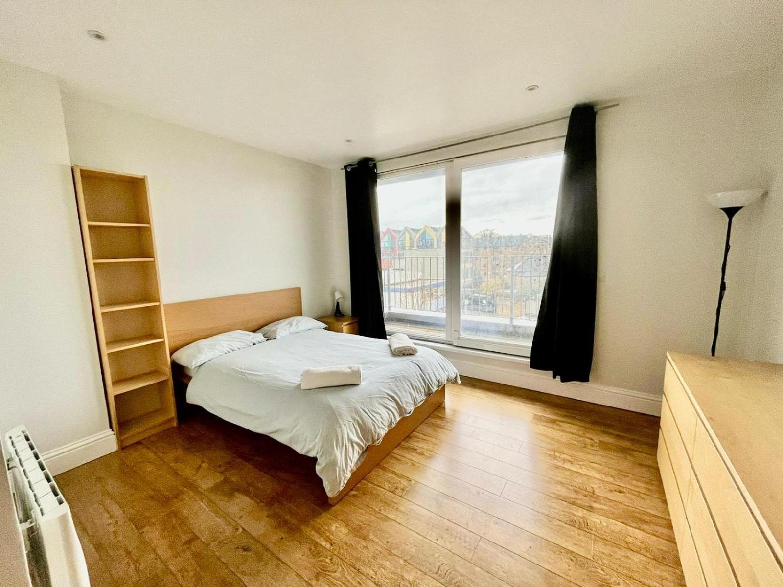 Апартаменты London Modern Flat Near Transports Экстерьер фото